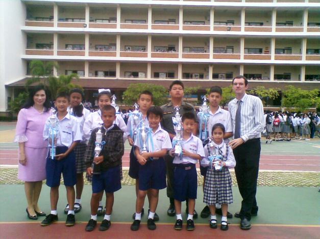 ajarn varee teacher daniel varee school chiang mai