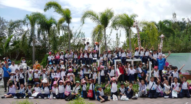Varee School English Programme field Trip Chiangmai Thailand students