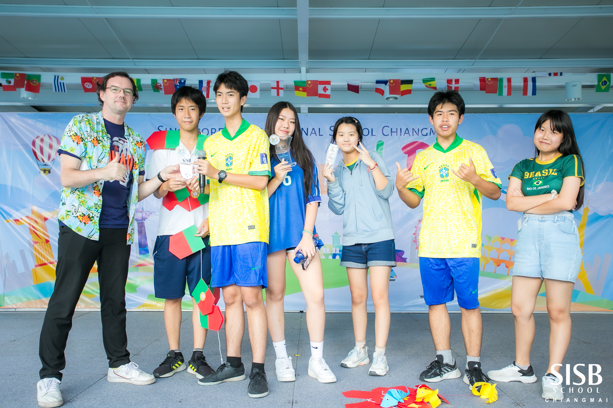 Singapore international school Chiang Mai Principal Daniel Maxwell welcomes Singaporean MOE visitors